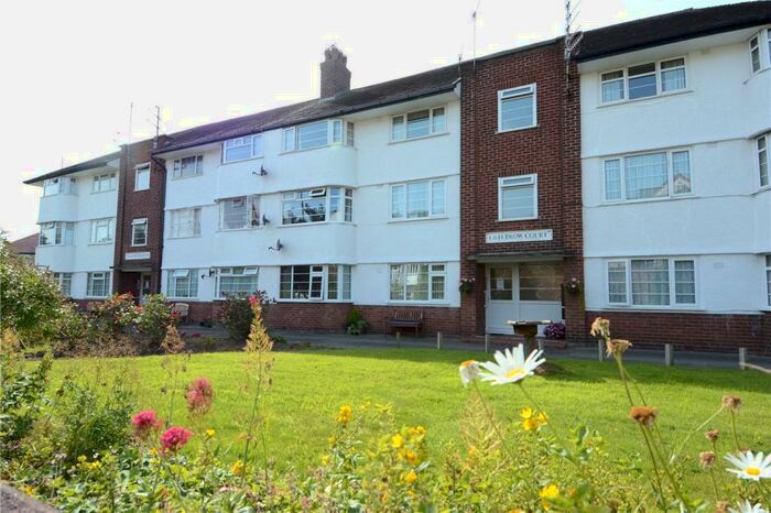 2 Bedroom Flat To Rent In Sandy Lane, West Kirby, Wirral, CH48