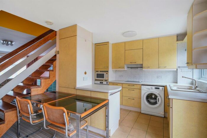 3 Bedroom End Of Terrace House For Sale In Eton Avenue, Wembley, HA0