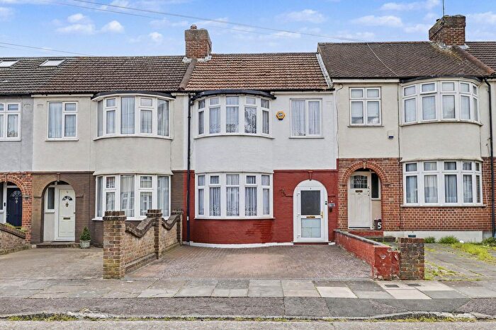 3 Bedroom Property For Sale In Westmoor Gardens, Enfield, EN3