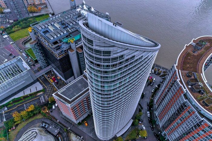 Studio To Rent In Ontario Tower, Fairmount Avenue, Blackwall, Canary Wharf, E14