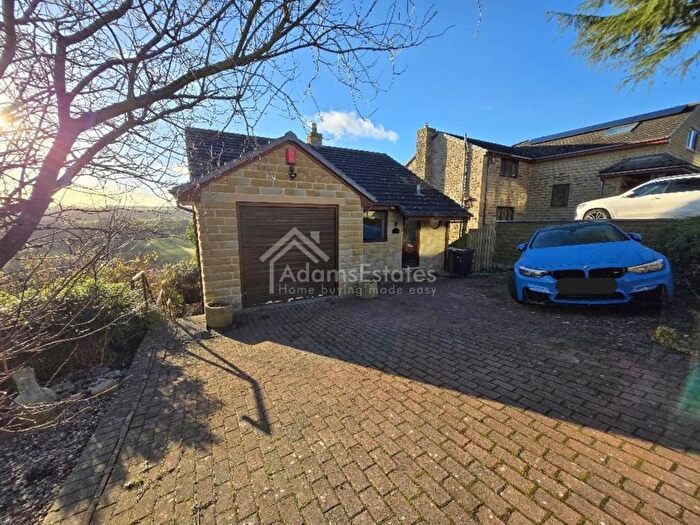 3 Bedroom Detached House To Rent In Daleside, Dewsbury, WF12