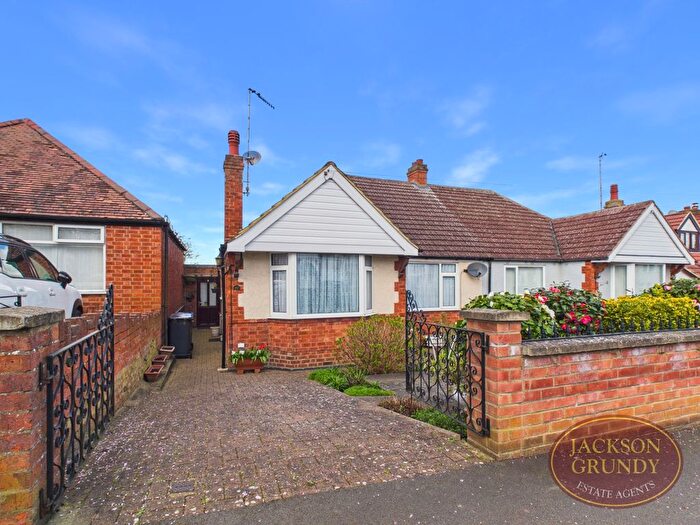 2 Bedroom Semi-Detached Bungalow For Sale In Delamere Road, Delapre, NN4