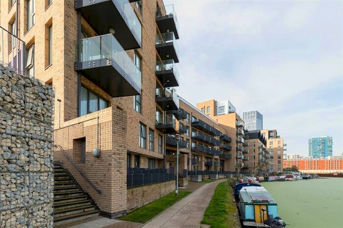 2 Bedroom Flat To Rent In Bolinder Way, Bromley-By-Bow, E3