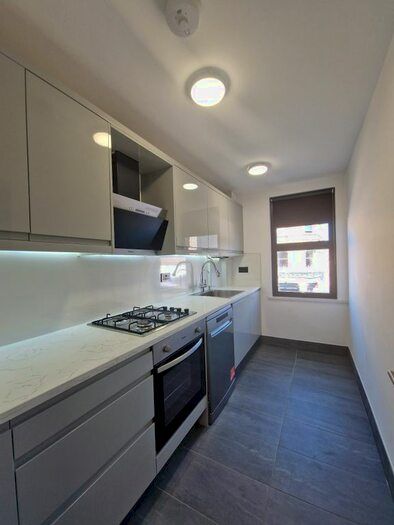 1 Bedroom Flat To Rent In Voss Street, London, E2