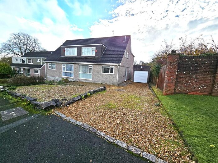 3 Bedroom Semi-Detached House For Sale In Frensham Avenue, Plymouth, / Bedrooms, PL6