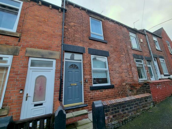 2 Bedroom House To Rent In York Street, Wombwell, S73