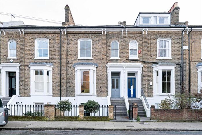 2 Bedroom Apartment For Sale In Forest Road, Hackney, E8