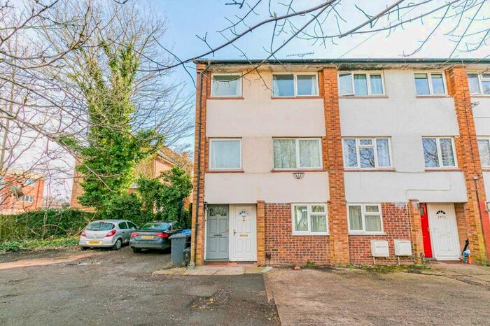 1 Bedroom Maisonette To Rent In Dedworth Road, Windsor SL4