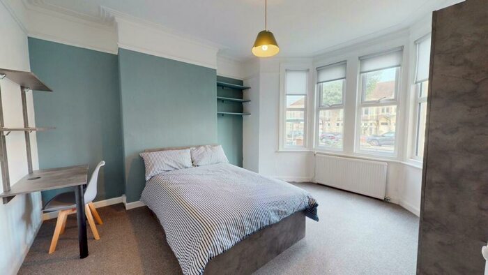 6 Bedroom House To Rent In Fishponds Road, Bristol, BS16