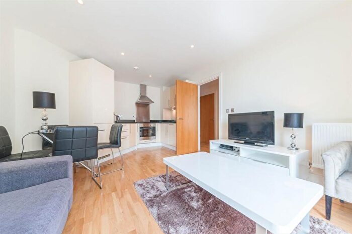 1 Bedroom Flat To Rent In Lanterns Way, Canary Wharf, E14