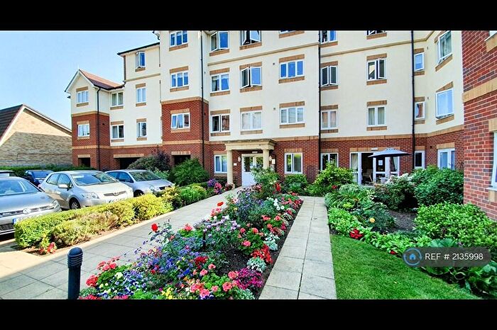 1 Bedroom Flat To Rent In Grove Road, Woking, GU21