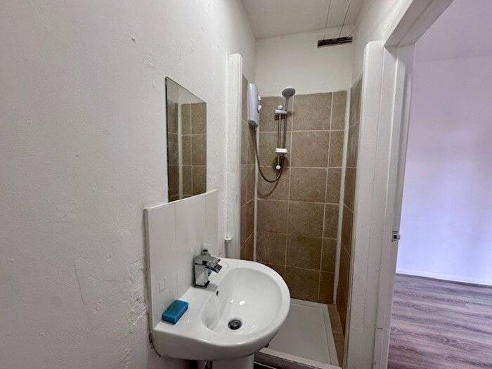 1 Bedroom Property To Rent In Station Road, Westcliff-On-Sea, SS0