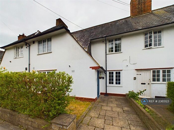 2 Bedroom Flat To Rent In Goldsmith Lane, London, NW9