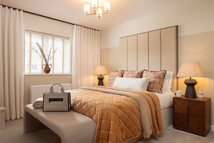 5 Bedroom Property For Sale In Windsor Gate, Windsor, SL4