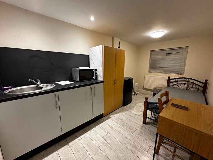 1 Bedroom Studio To Rent In Saxonbury Close, Mitcham, CR4