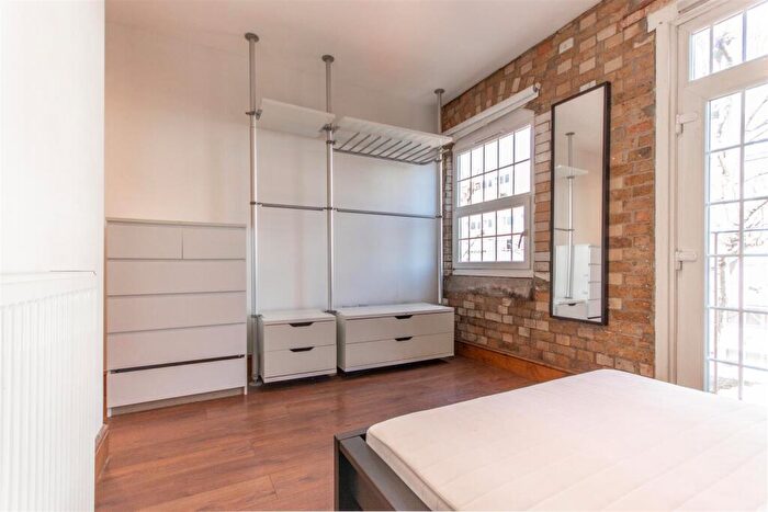 2 Bedroom Apartment To Rent In Prince Of Wales Passage, London, NW1