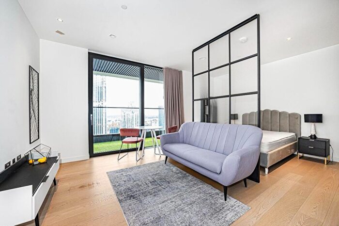 Apartment For Sale In Hobart Building, Canary Wharf, E14