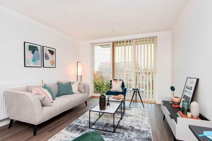 2 Bedroom Flat To Rent In Devlin House, Acton Gardens, W3