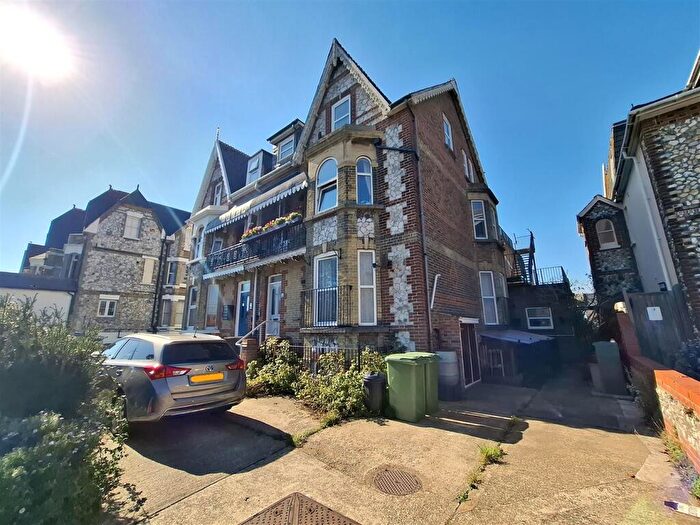 1 Bedroom Flat For Sale In St. Catherines Road, Littlehampton, BN17