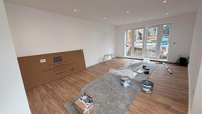 2 Bedroom Terraced House To Rent In The Avenue, Tottenham, London, N17