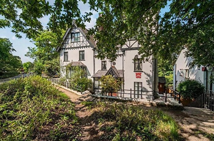 3 Bedroom Semi Detached House For Sale In Summer Hill, Chislehurst, BR7