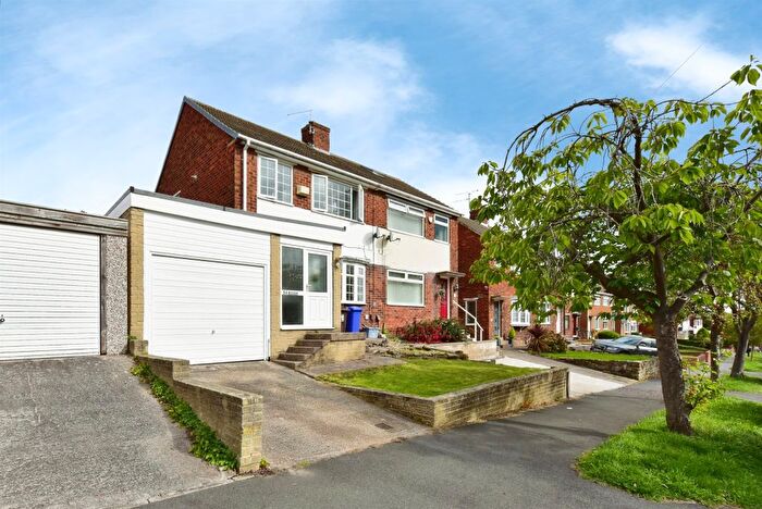 3 Bedroom Semi-Detached House For Sale In Flockton Road, Sheffield, S13