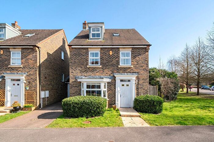 4 Bedroom Detached House For Sale In Broadwood Road, Coulsdon, CR5