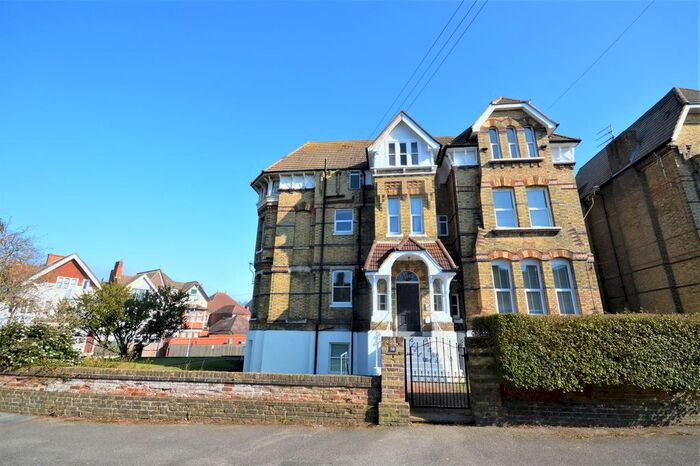 2 Bedroom Flat To Rent In Manor Road, Manor Court, CT20