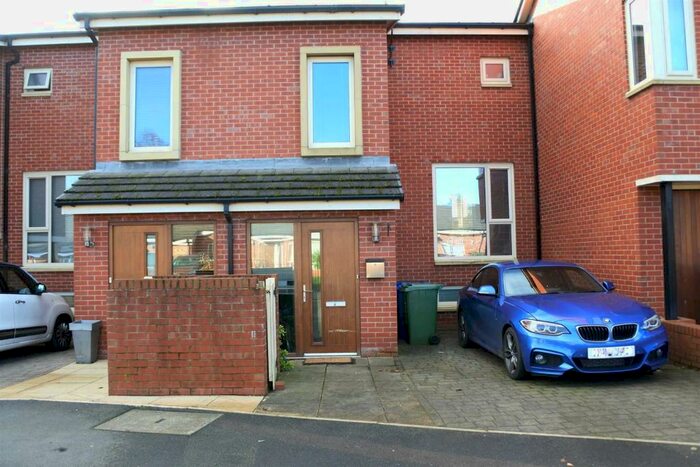 4 Bedroom Terraced House To Rent In Prestwich, M25