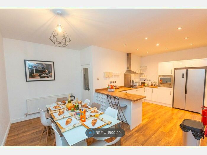 4 Bedroom Semi-Detached House To Rent In Linley Road, Stoke-On-Trent, ST4