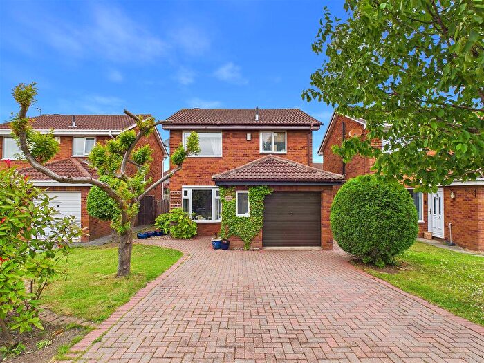 3 Bedroom Detached House For Sale In Hollybush Avenue, Ingleby Barwick, TS17
