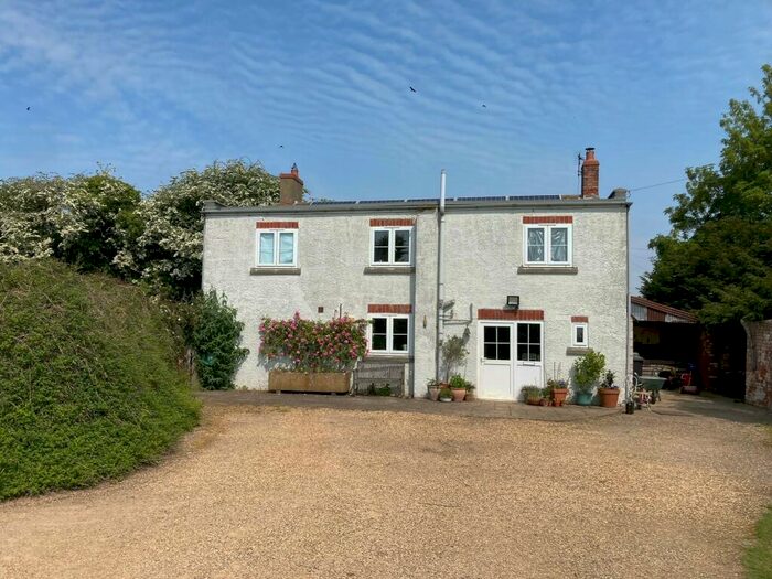 4 Bedroom Detached House To Rent In Low Road, South Kyme, Lincoln, LN4