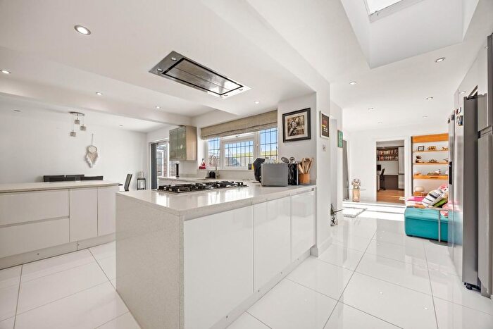 4 Bedroom Detached House For Sale In Trinity Close, Stanwell, TW19
