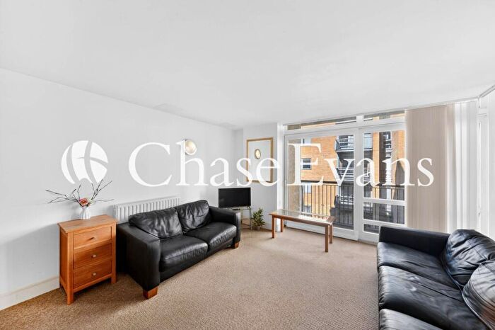 2 Bedroom Flat For Sale In Lowry House, Canary Central, Cassillas Road, Canary Wharf, London, E14