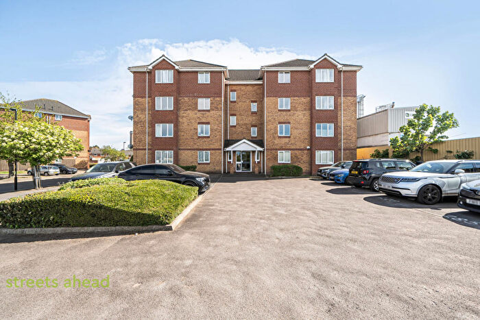 2 Bedroom Apartment For Sale In Franklin Way, Croydon, CR0