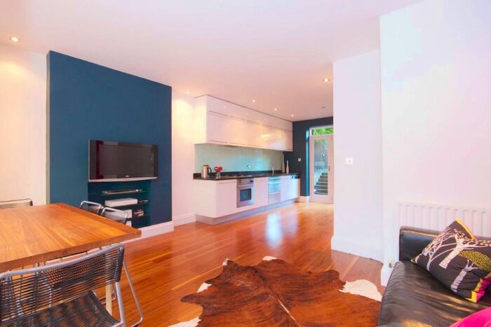 3 Bedroom Property To Rent In Alacross Road, London, W5