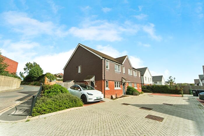 3 Bedroom End Of Terrace House For Sale In Avebury Mews, Eastbourne, BN23