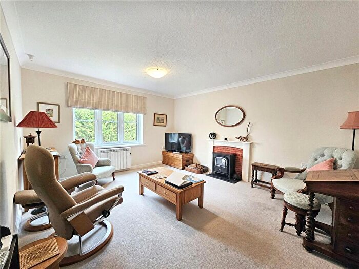 2 Bedroom Apartment For Sale In Spring Meadows, Midhurst, West Sussex, GU29