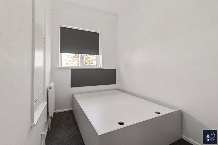 4 Bedroom House To Rent In Northdown Road, Hatfield, AL10