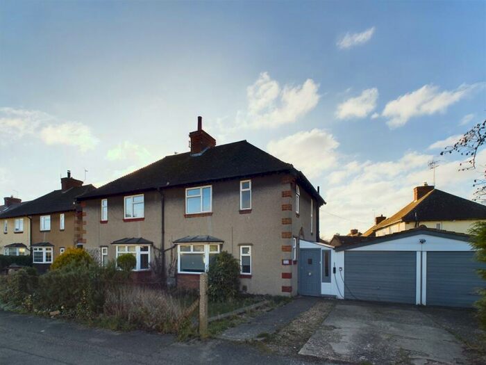 3 Bedroom Semi-Detached House To Rent In Tristram Road, Hitchin, SG4