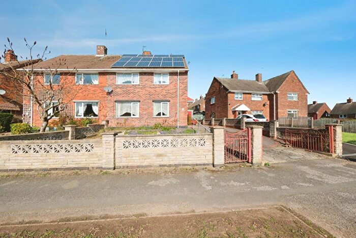 3 Bedroom Semi Detached House For Sale In Chestnut Drive, Shirebrook, Mansfield, NG20