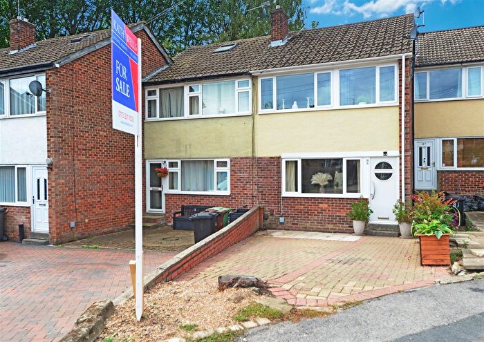 3 Bedroom Town House For Sale In Somerdale Close, Leeds, LS13