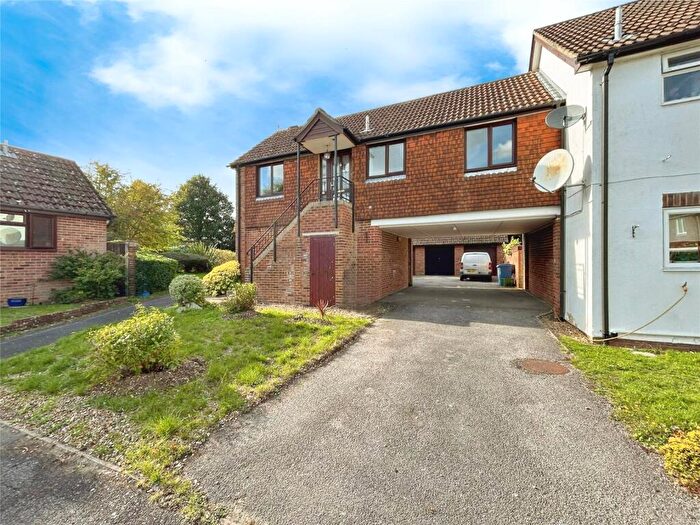 1 Bedroom End Of Terrace House For Sale In Middle Mead, Hook, RG27