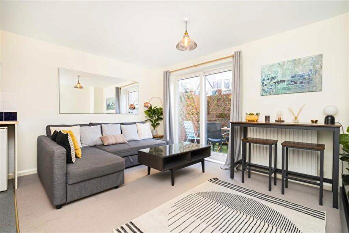 1 Bedroom Flat To Rent In Cropley Street, Old Street, N1