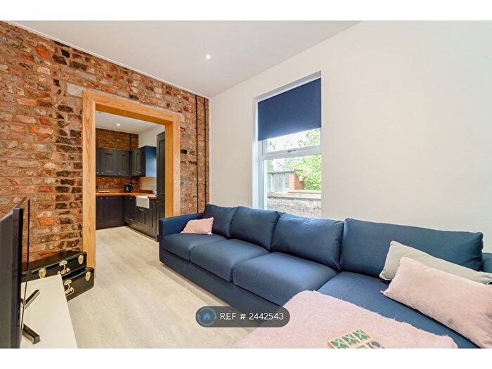 6 Bedroom Flat To Rent In City Centre, Liverpool, L3