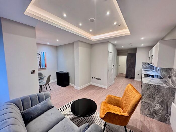 2 Bedroom Property To Rent In - Warser Gate, Nottingham, NG1