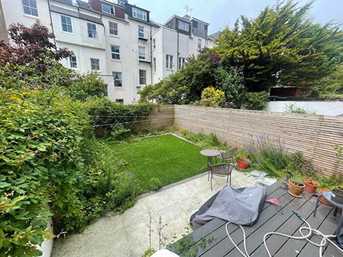 2 Bedroom Flat To Rent In St. Michaels Place, Brighton, BN1