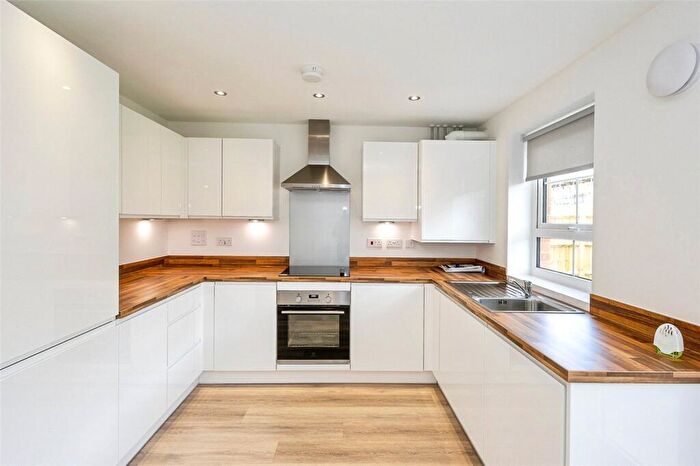 Semi-Detached House To Rent In Lapwing Heights, Bosham, Chichester, PO18