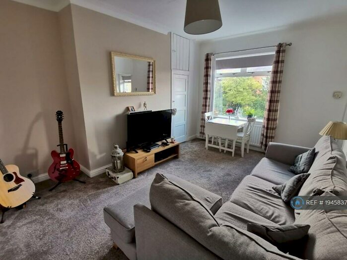 2 Bedroom Flat To Rent In Ainthorpe Gardens, Newcastle Upon Tyne, NE7