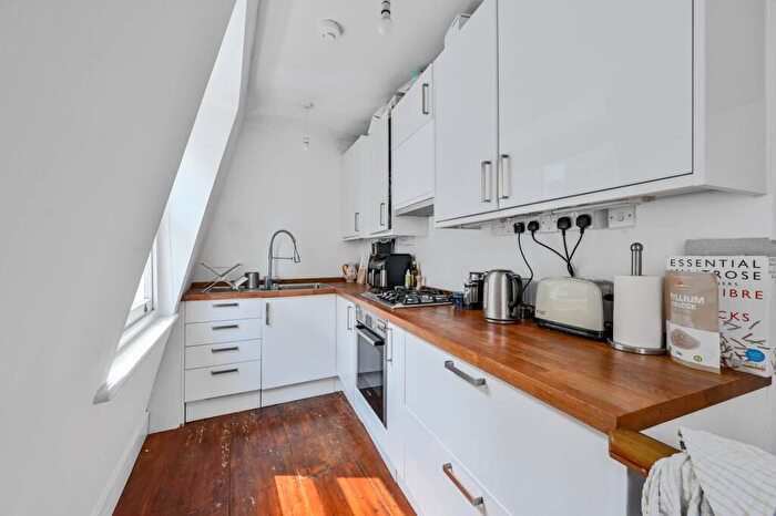 1 Bedroom Flat To Rent In Virginia Mews, Virginia Road, Shoreditch, London, E2